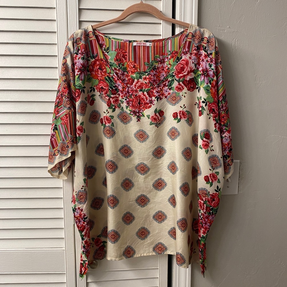 Johnny Was 100% Silk Cream & Red Short Sleeve Tunic